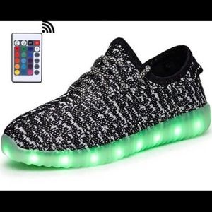 LED Light Up Kids Blk Remote/Rechargea Trainer Sz2